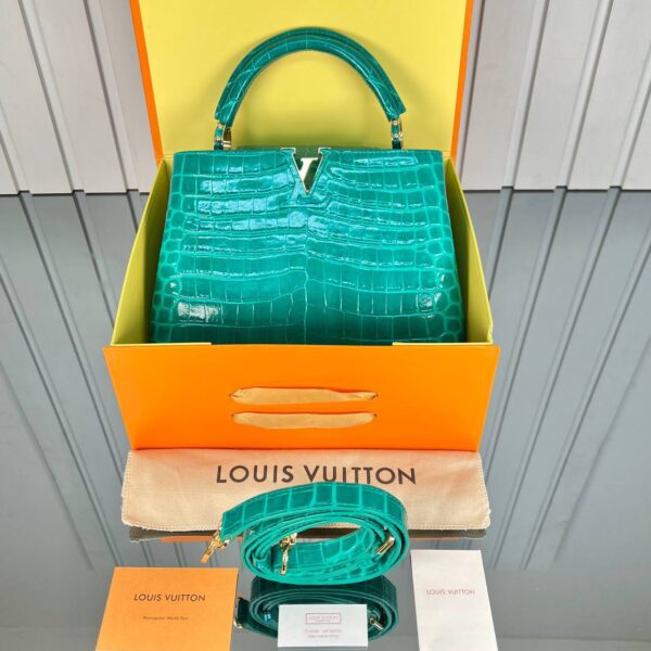 Louis Vuitton Capucines LV_1025